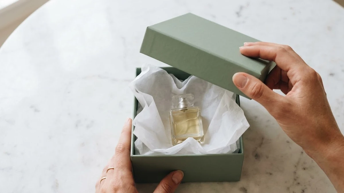 Example result: Satisfying product unboxing shot